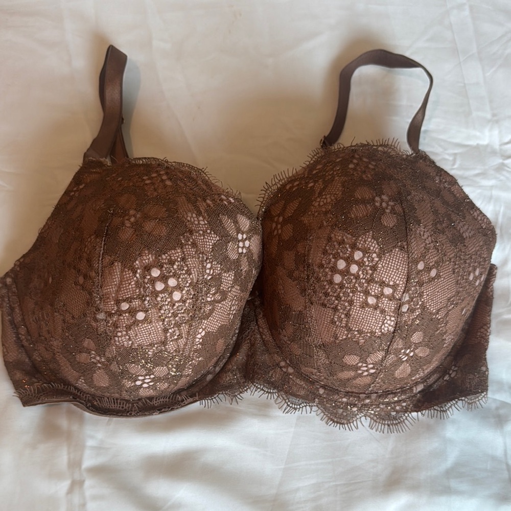 Victoria’s Secret Dream Angels Demi Bronze metallic lace /blush lining bra